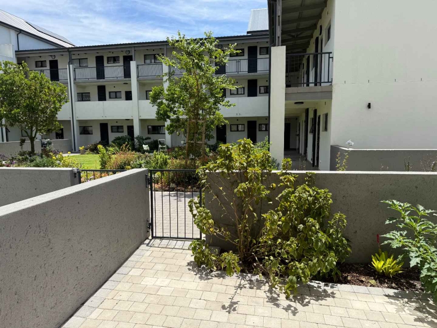 2 Bedroom Property for Sale in Buhrein Western Cape